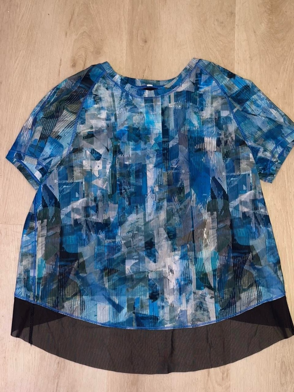 lululemon athletica Blue Abstract Short Sleeve Tee with Black Sheer Hem